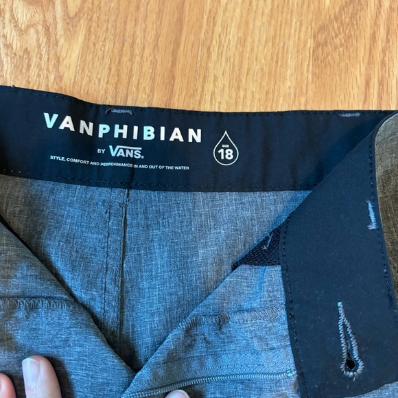 Vans Vanphibian Hybrid Swim Trunk Shorts Youth Size 18 Grey with Pockets - Picture 2 of 4